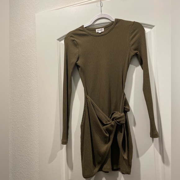 Dana Wrap Mini Dress - Picture 7 of 8